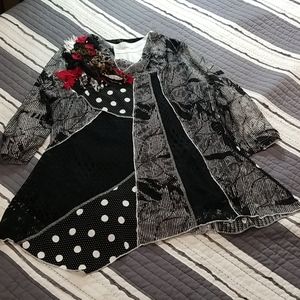 Calessa White Black Multi Print Pullover Top Sz 1X